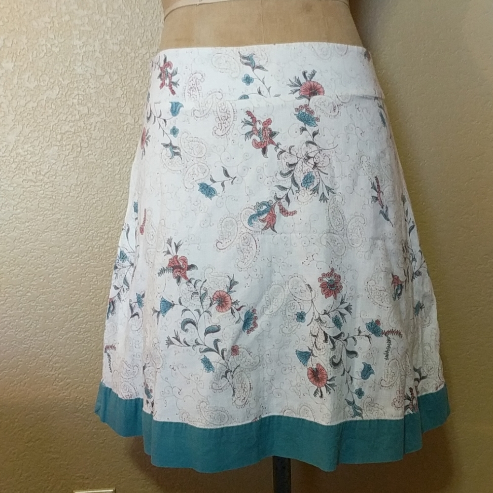 Skirt with Pockets - Picture 4 of 4